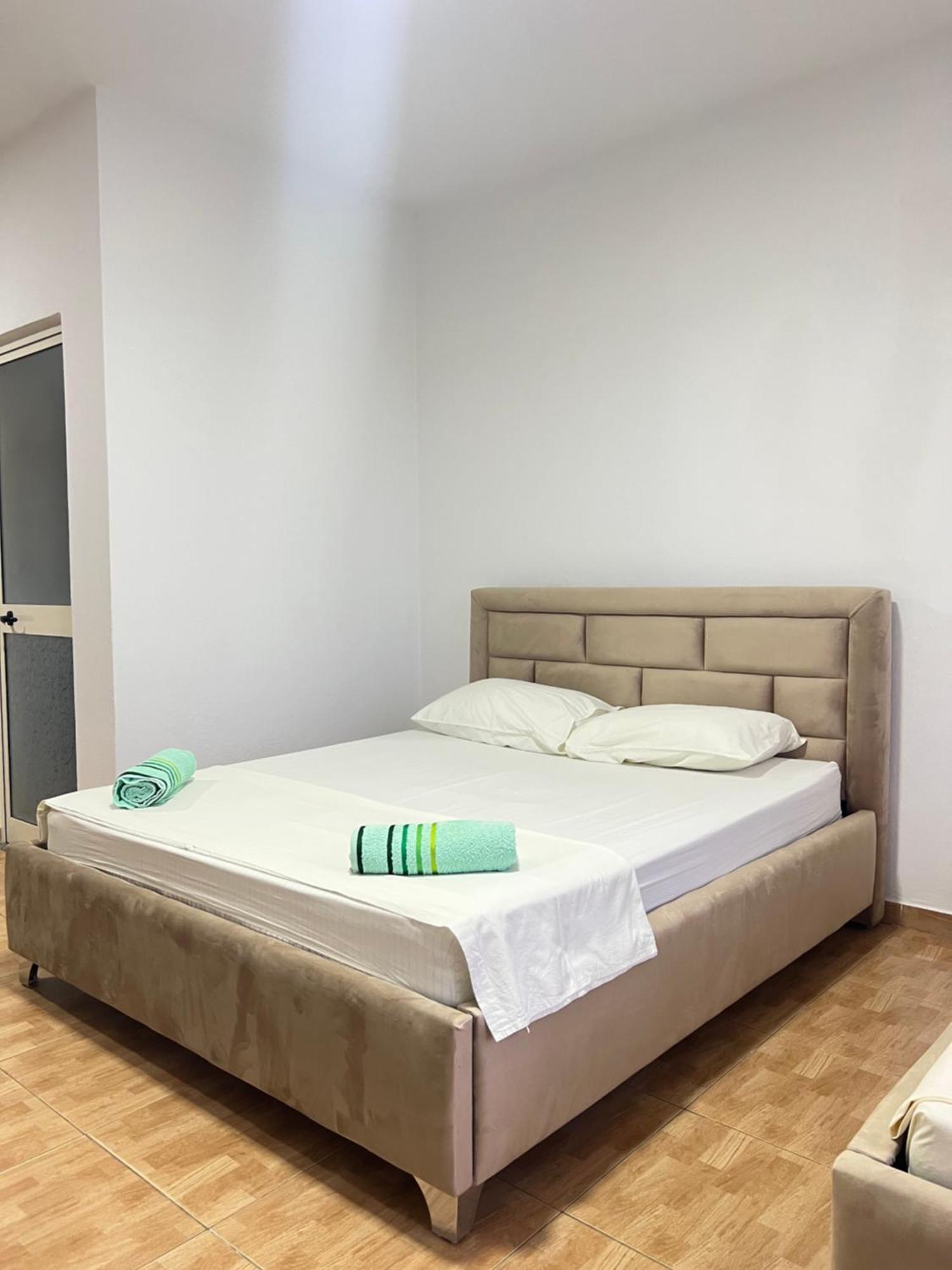 Guesthouse Cami Durrës Eksteriør bilde