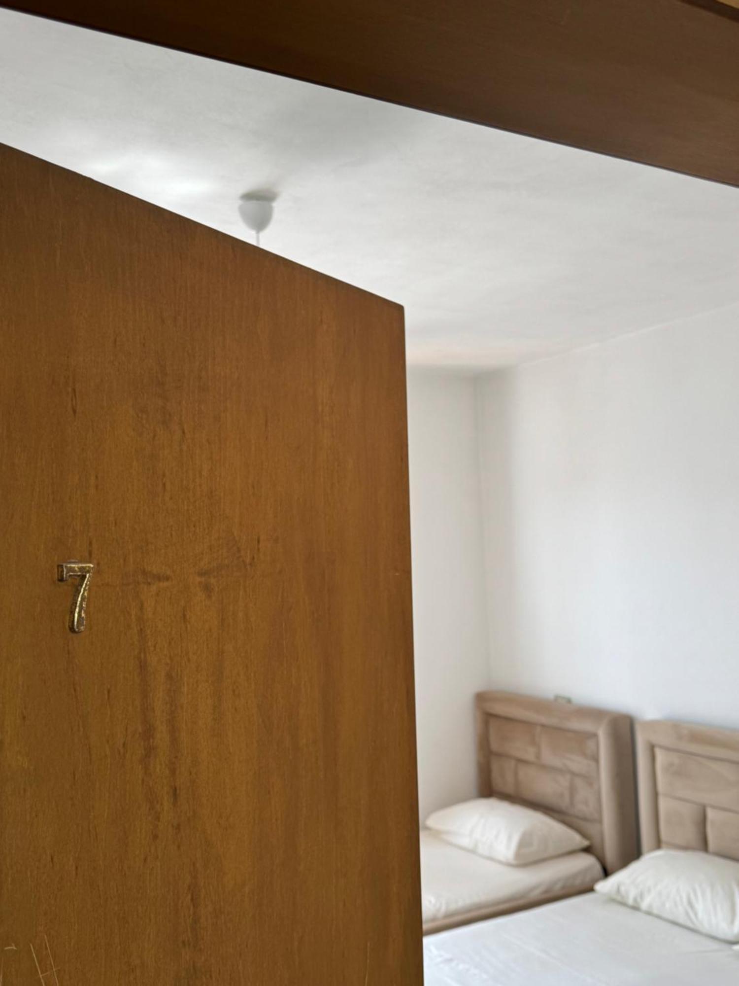 Guesthouse Cami Durrës Eksteriør bilde